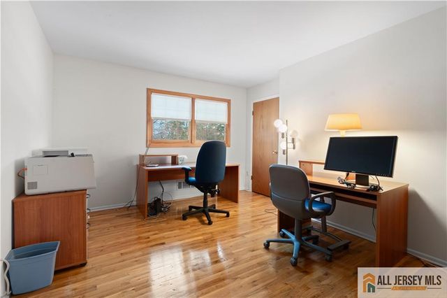 8 Liberty Lane, Franklin, NJ 08873