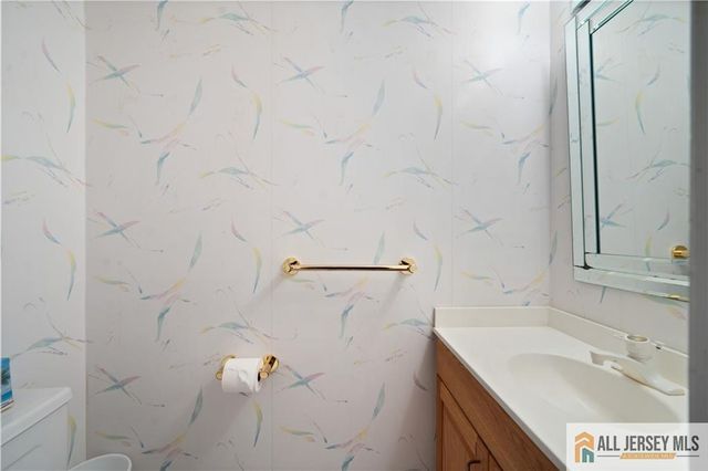 8 Liberty Lane, Franklin, NJ 08873