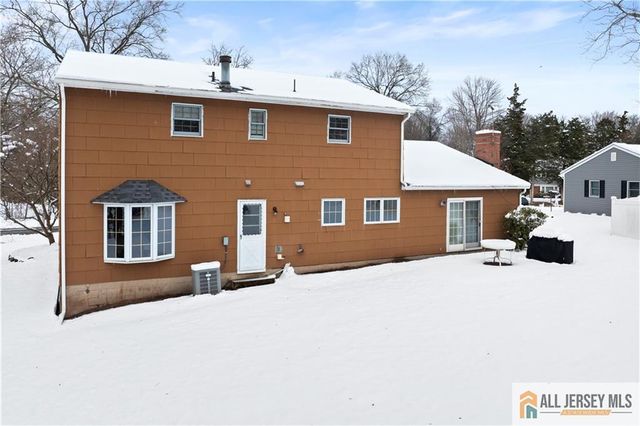 8 Liberty Lane, Franklin, NJ 08873