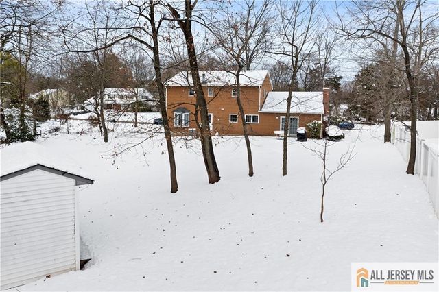 8 Liberty Lane, Franklin, NJ 08873