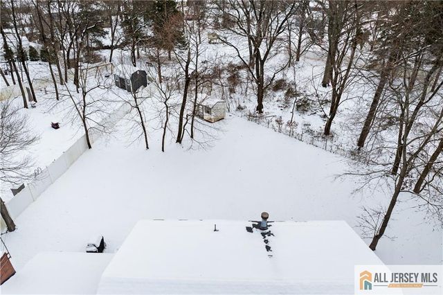 8 Liberty Lane, Franklin, NJ 08873