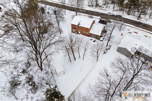 8 Liberty Lane, Franklin, NJ 08873