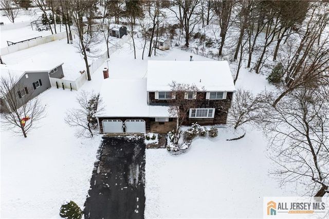 8 Liberty Lane, Franklin, NJ 08873