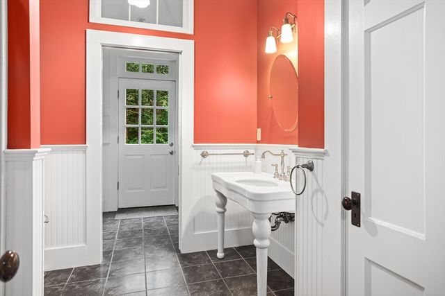 244 Lincoln Rd, Lincoln, MA 01773