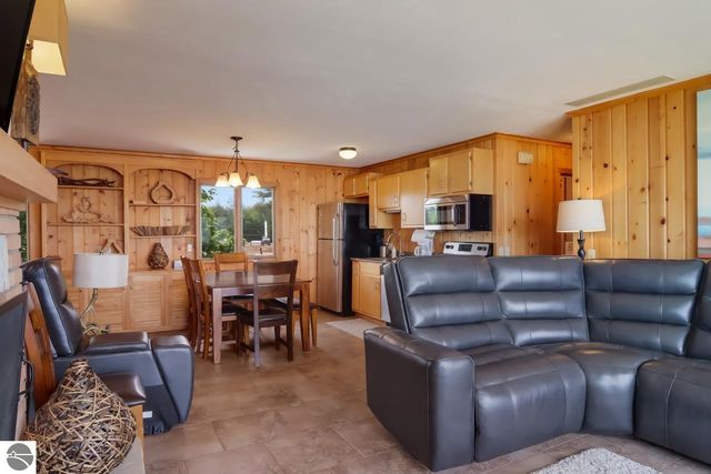 2175 N US-31 N, Traverse City, MI 49686