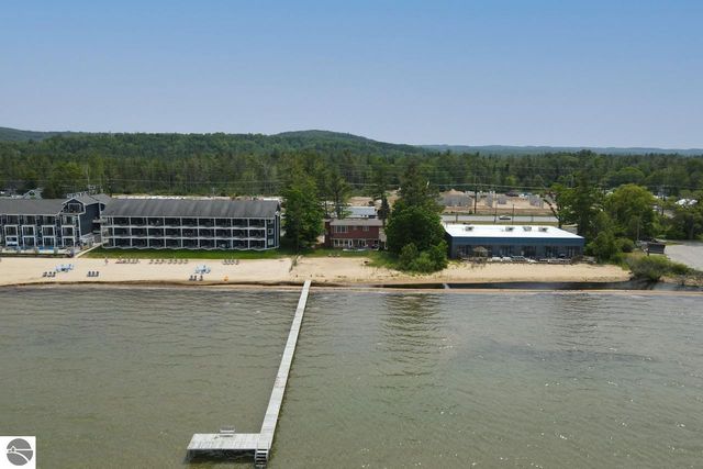 2175 N US-31 N, Traverse City, MI 49686