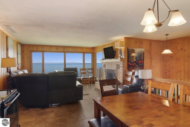 2175 N US-31 N, Traverse City, MI 49686