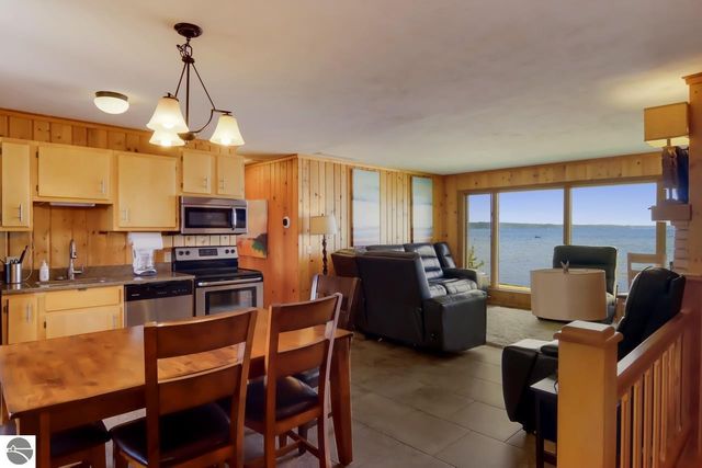 2175 N US-31 N, Traverse City, MI 49686