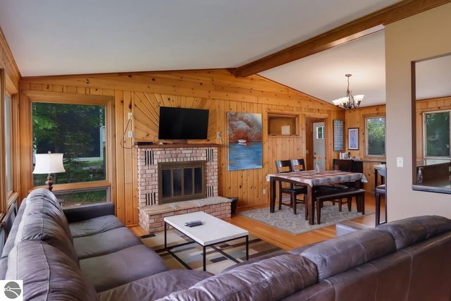 2175 N US-31 N, Traverse City, MI 49686