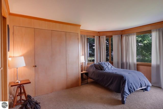 2175 N US-31 N, Traverse City, MI 49686