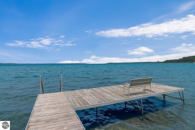 2175 N US-31 N, Traverse City, MI 49686