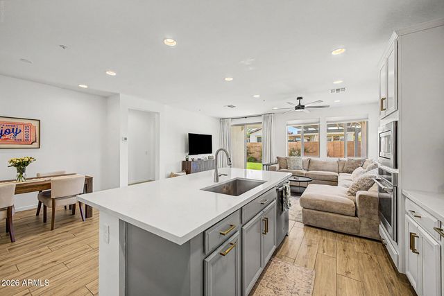 1876 S HUISH Drive, Gilbert, AZ 85295
