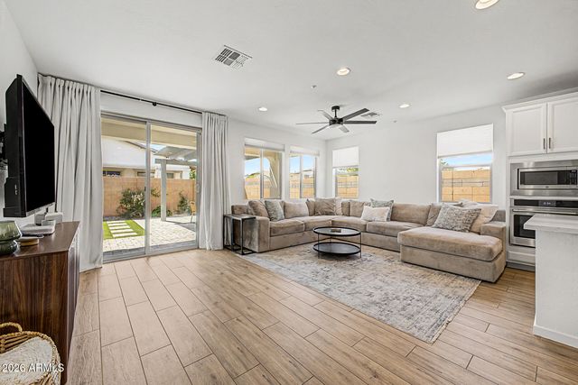 1876 S HUISH Drive, Gilbert, AZ 85295