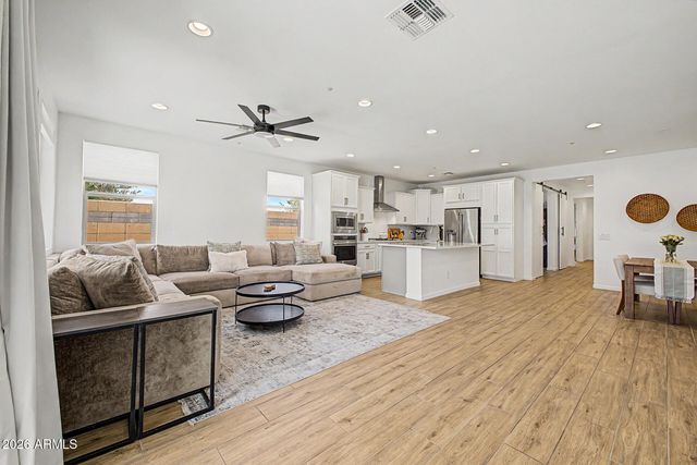 1876 S HUISH Drive, Gilbert, AZ 85295