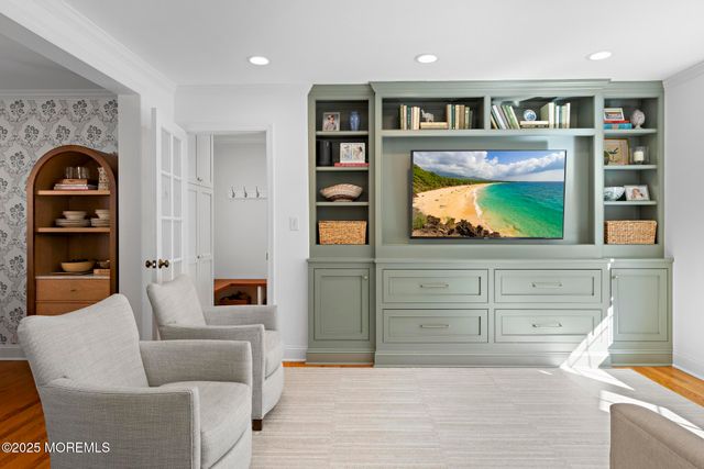 30 Crest Drive, Little Silver, NJ 07739