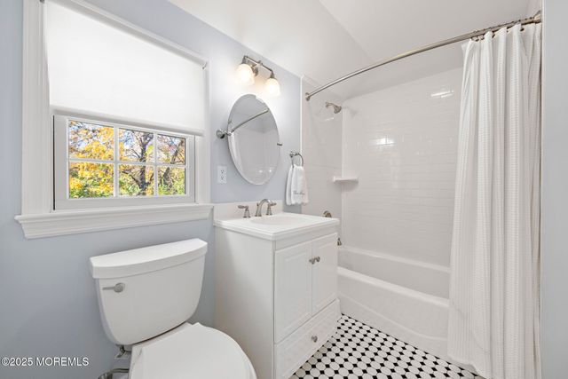 30 Crest Drive, Little Silver, NJ 07739