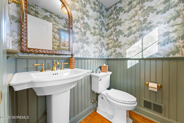 30 Crest Drive, Little Silver, NJ 07739