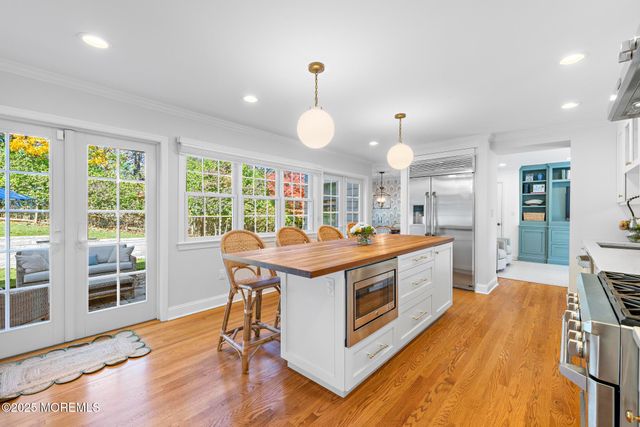 30 Crest Drive, Little Silver, NJ 07739