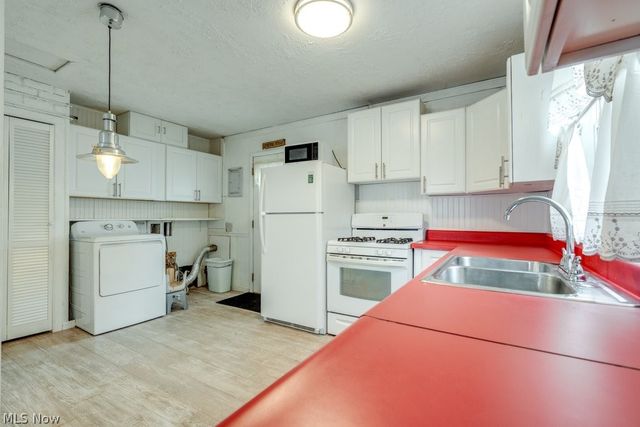 2712 Ridge Avenue SE, Warren, OH 44484