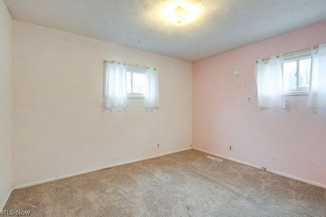 2712 Ridge Avenue SE, Warren, OH 44484