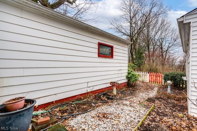 2712 Ridge Avenue SE, Warren, OH 44484