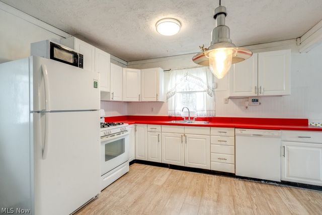 2712 Ridge Avenue SE, Warren, OH 44484