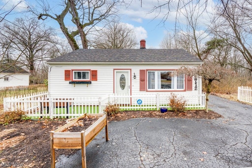 2712 Ridge Avenue SE, Warren, OH 44484