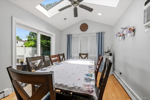512 Farmranch Road E, Bethpage, NY 11714
