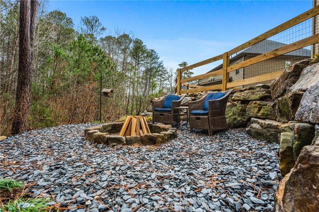 1122 Flagstone Way, Acworth, GA 30101