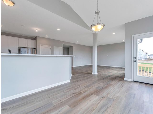 9055 Hawk Hill Way, Plain City, OH 43064