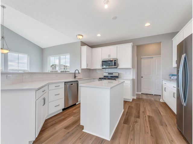 9055 Hawk Hill Way, Plain City, OH 43064
