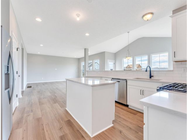 9055 Hawk Hill Way, Plain City, OH 43064