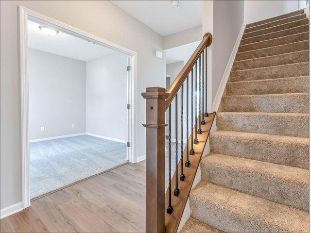 9055 Hawk Hill Way, Plain City, OH 43064