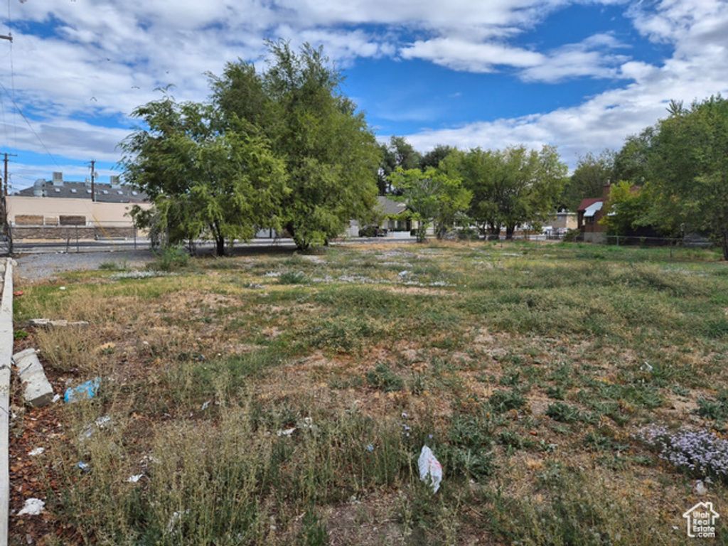 Image 5 of property listing at 116 E HELM AVE, South Salt Lake, UT 84115