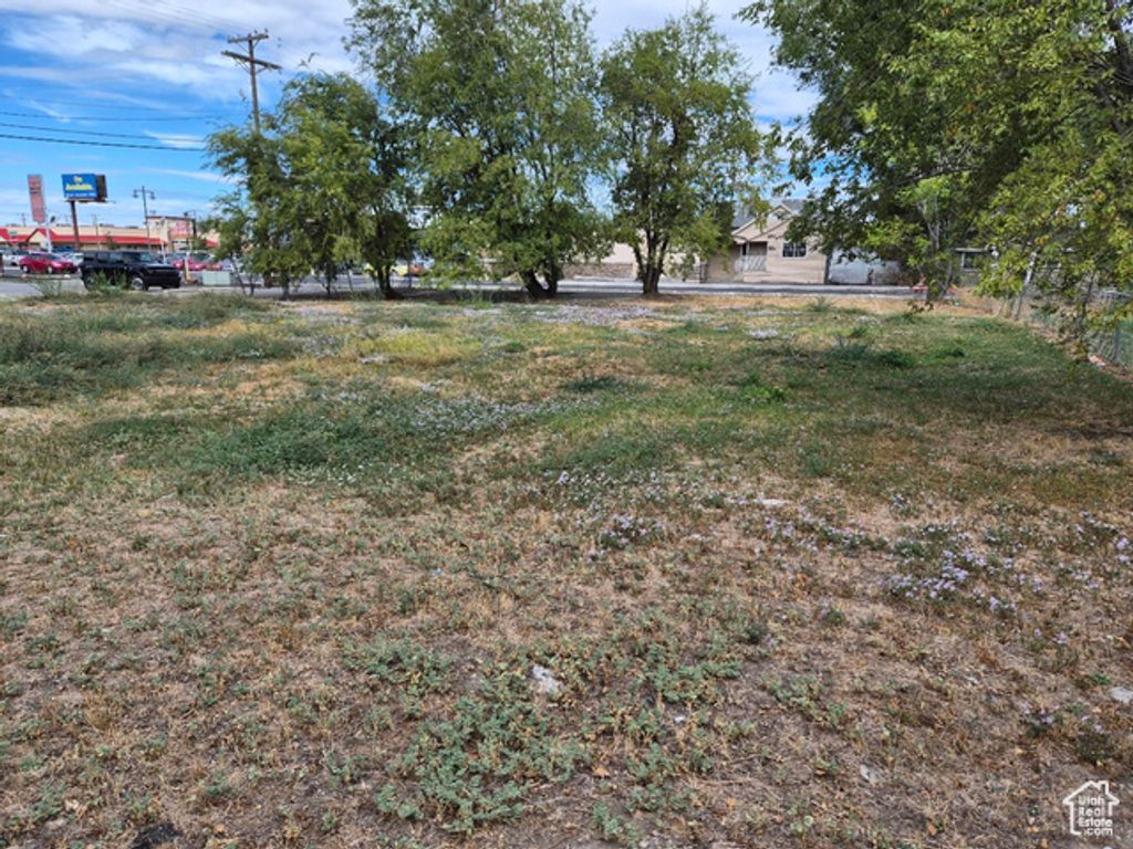 Image 6 of property listing at 116 E HELM AVE, South Salt Lake, UT 84115