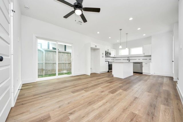 6616 Apollo Street, Houston, TX 77091
