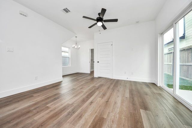 6616 Apollo Street, Houston, TX 77091