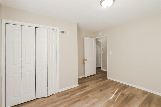 2403 Pursell Road, Kansas City, MO 64118