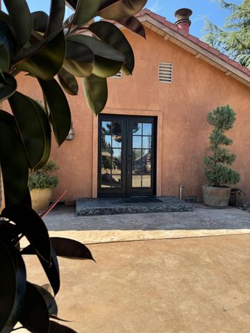 5200 N Gratton Rd, Denair, CA 95316