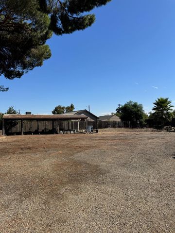 5200 N Gratton Rd, Denair, CA 95316