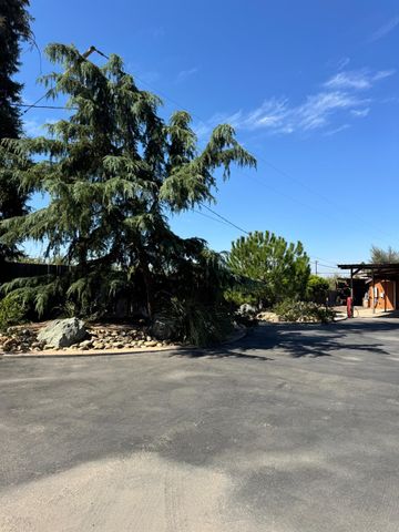 5200 N Gratton Rd, Denair, CA 95316