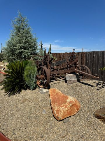 5200 N Gratton Rd, Denair, CA 95316