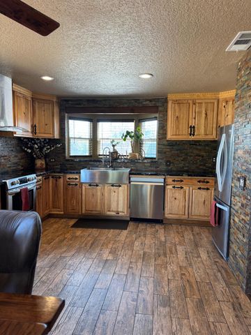 5200 N Gratton Rd, Denair, CA 95316