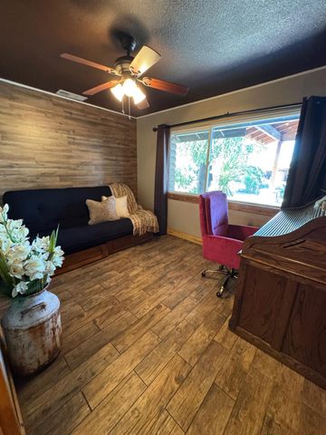 5200 N Gratton Rd, Denair, CA 95316