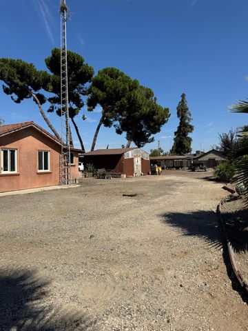 5200 N Gratton Rd, Denair, CA 95316