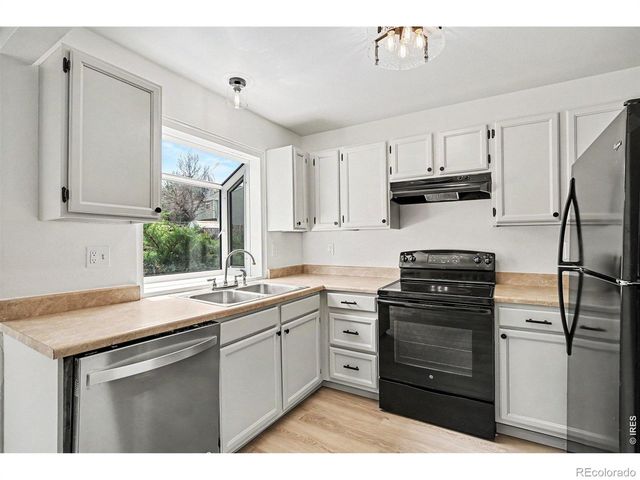 10516 Robb Drive, Broomfield, CO 80021