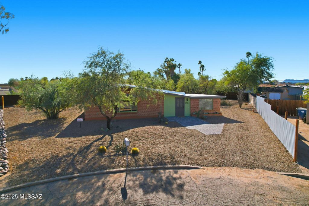 3725 N Warren Avenue, Tucson, AZ 85719