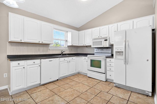 5701 Bartview Ct, Louisville, KY 40229