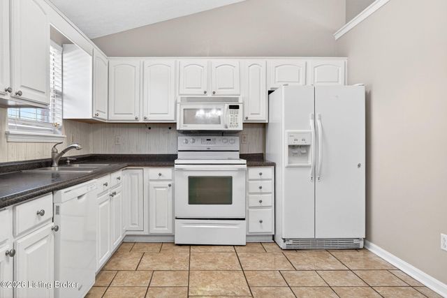 5701 Bartview Ct, Louisville, KY 40229