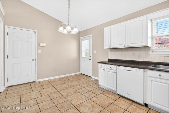 5701 Bartview Ct, Louisville, KY 40229